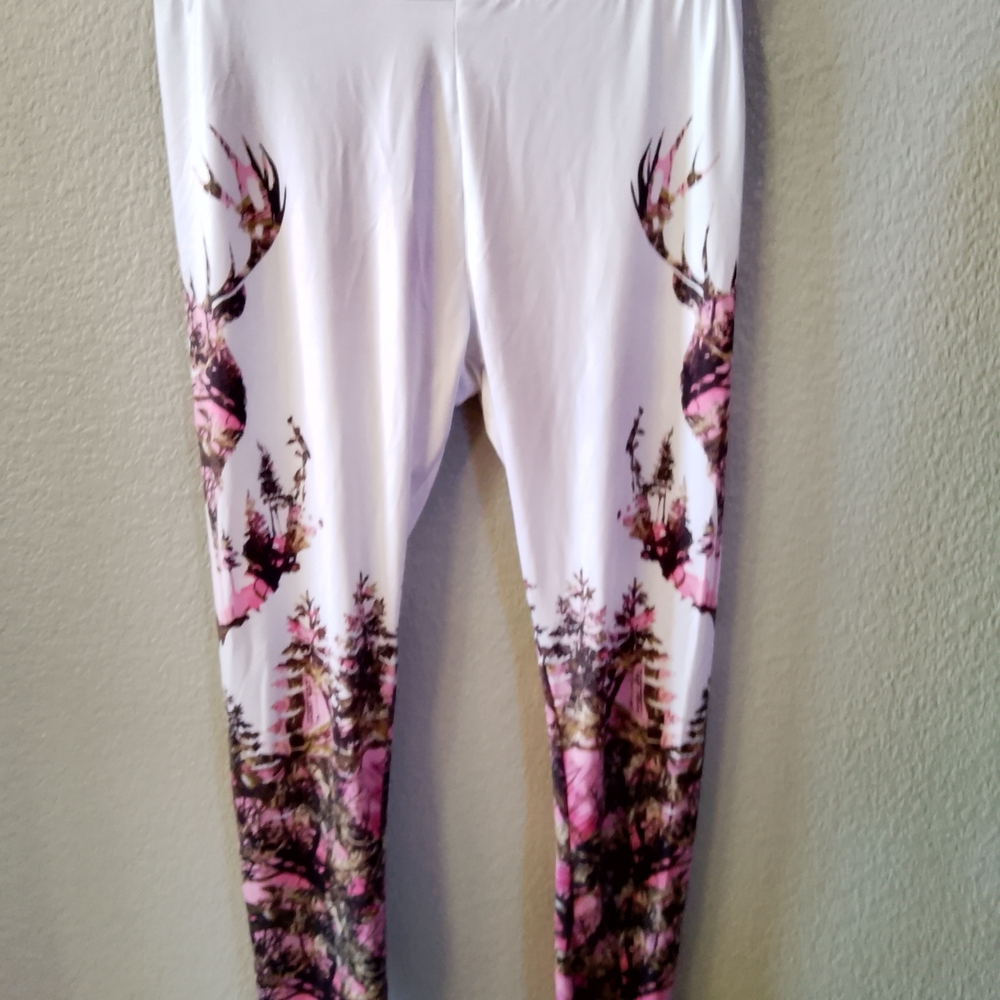 Women's Pink Camouflage Leggings